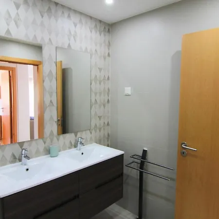Lovelystay - Clube Brisamar - 2br Flat With Balcony Alvor