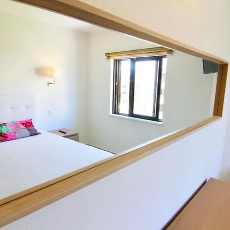 Lovelystay - Clube Brisamar - 2br Flat With Balcony