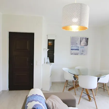 Lovelystay - Clube Brisamar - 2br Flat With Balcony Appartement *