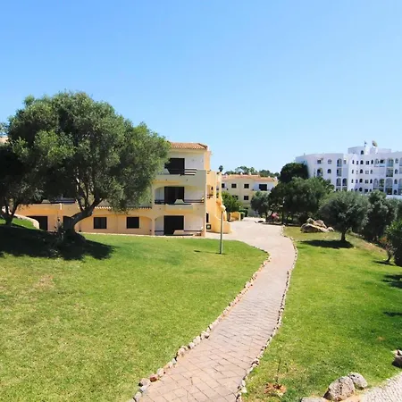 Lovelystay - Clube Brisamar - 2br Flat With Balcony Alvor