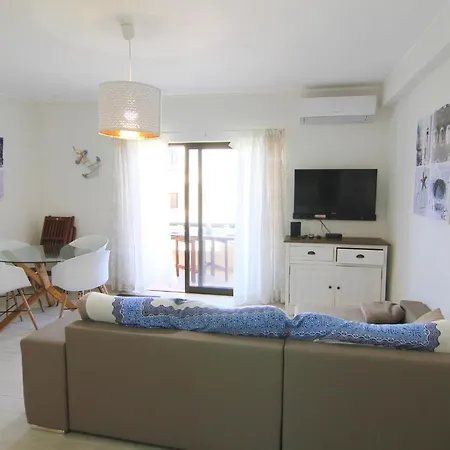 Lovelystay - Clube Brisamar - 2br Flat With Balcony * 알보르